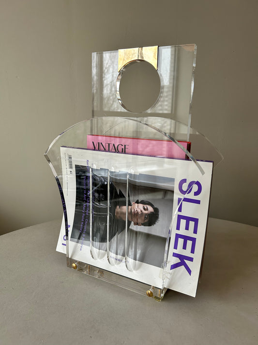 Magazine holder